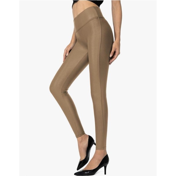 🎉6/$26🎉SANTINY Brown Faux Leather Leggings - Picture 6 of 6